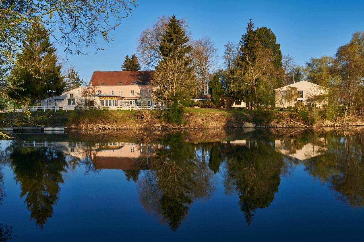 Logis Auberge Du Port Bazeilles Kültér fotó